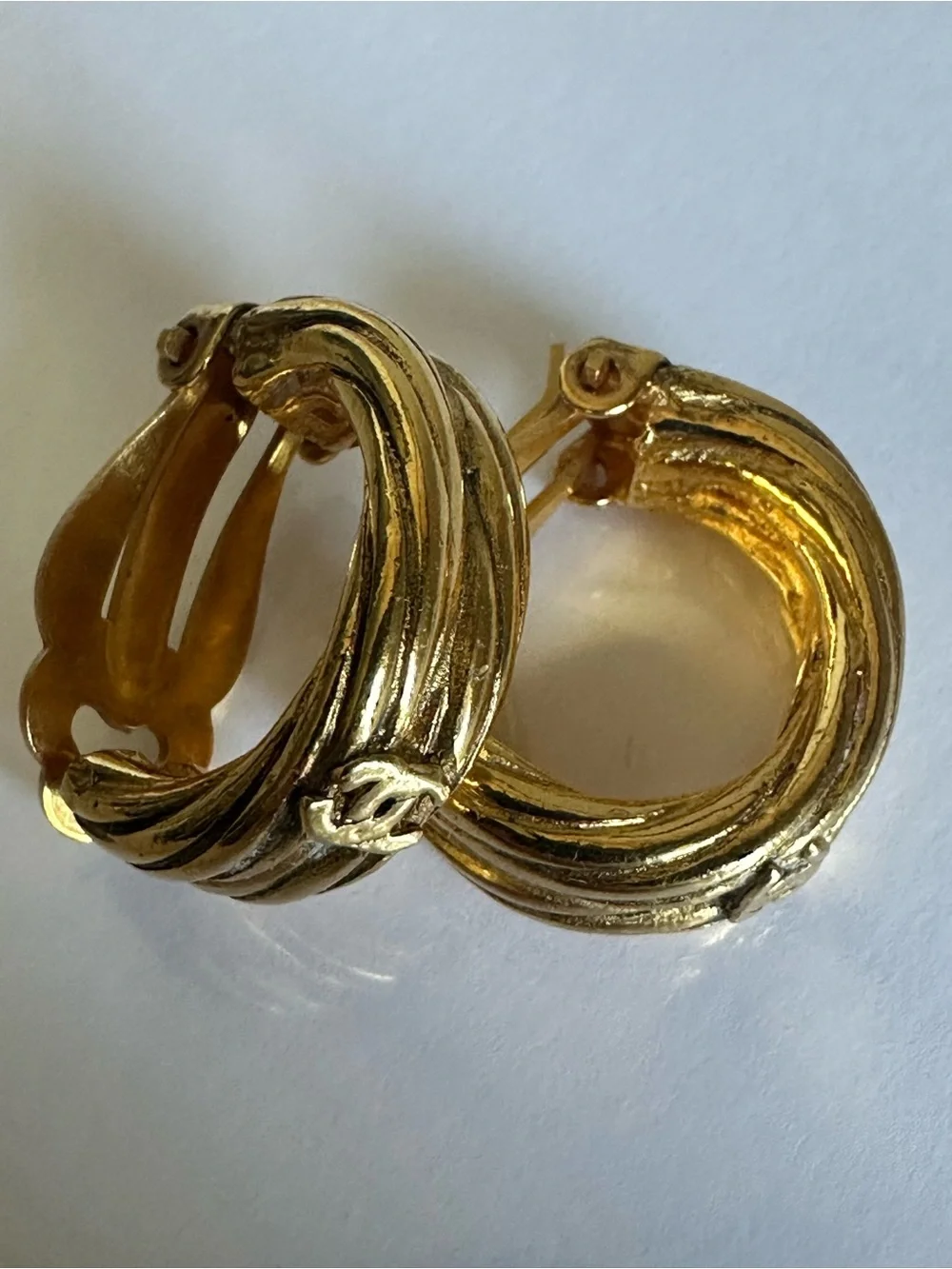 Vintage CHANEL 93P Gold Plated Ribbed CC Hoop Clip-On Earrings w/ Box